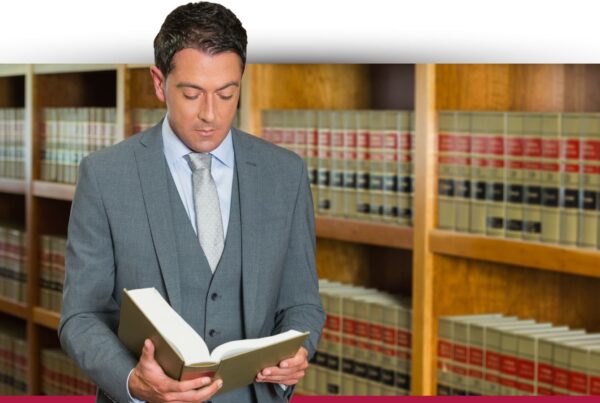 Cómo prepararte para el nuevo año jurídico: guía y 3 obras clave