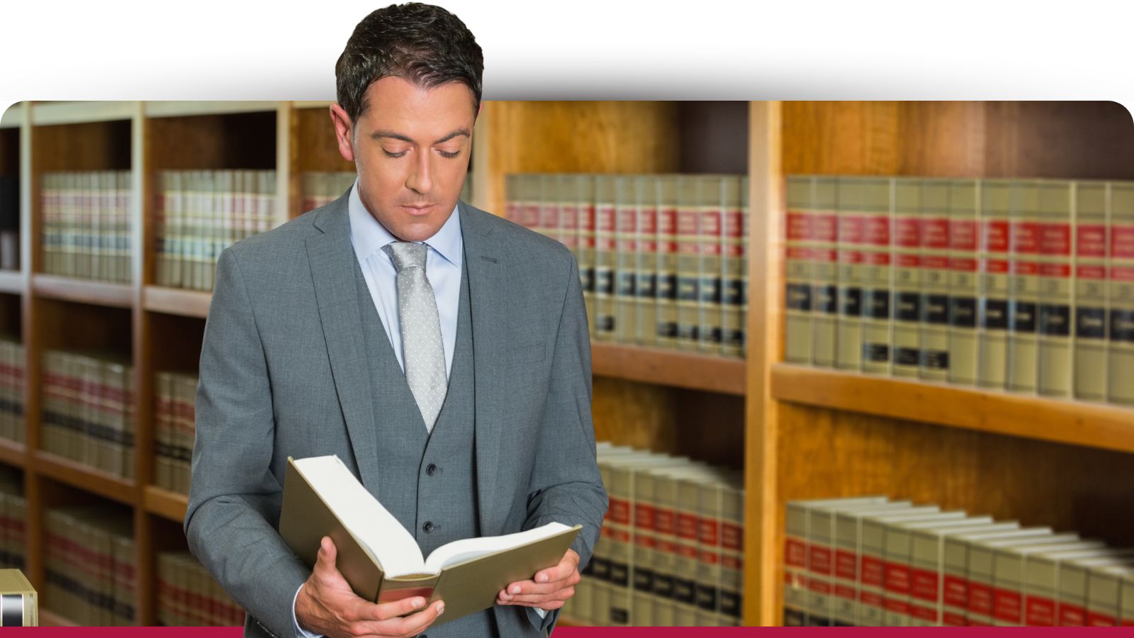 Cómo prepararte para el nuevo año jurídico: guía y 3 obras clave